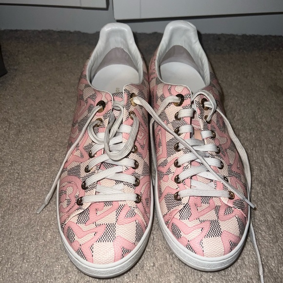 Louis Vuitton front row tahitienne bora bora Damier azur sneakers - Picture 2 of 5